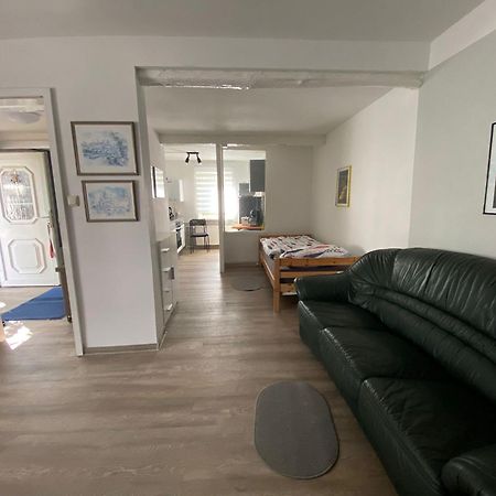 Ferienwohnung Mit Separatem Eingang Und Parkplatz, Ideal Fuer Handwerker Und Geschaeftsreisende Dorf Mecklenburg Exterior photo