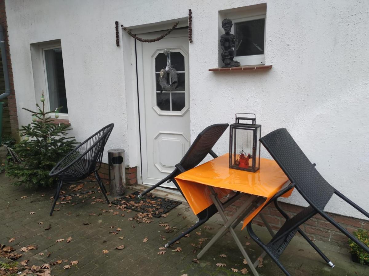 Ferienwohnung Mit Separatem Eingang Und Parkplatz, Ideal Fuer Handwerker Und Geschaeftsreisende Dorf Mecklenburg Exterior photo